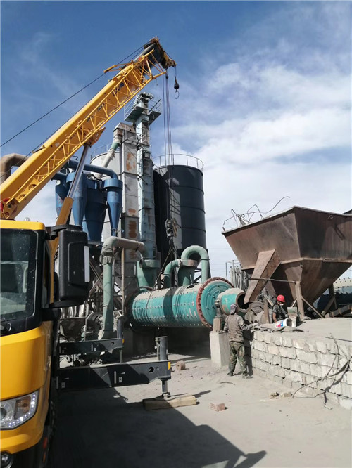 城关区设备搬运等各类工程项目中，吊车起着关键作用
