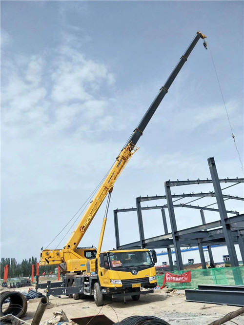 城关区超高层建筑钢结构吊装案例